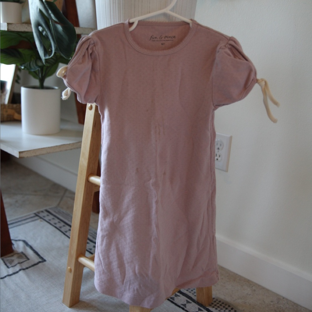 Fin and Vince lilac pointelle nightdress size 6/7y PLAY condition